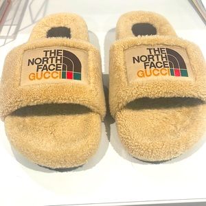 ⭐️NORTHFACE X GUCCI SLIDES⭐️